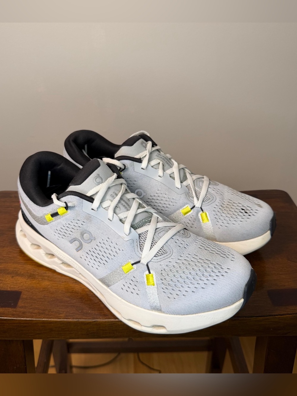 On Cloudsurfer 2 Men’s 9 Glacier Ivory Running Shoes 3MF10123205 CloudTec Phase